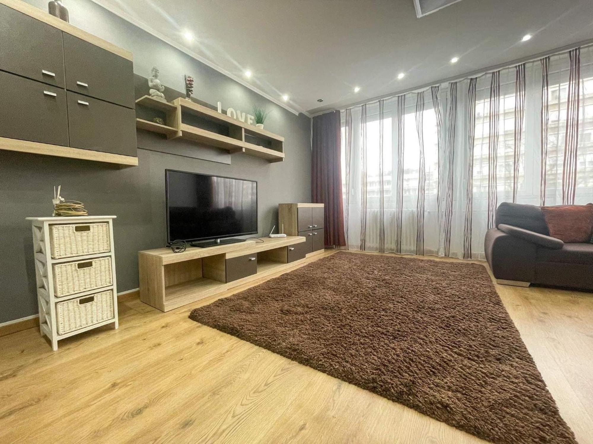 Arany Apartman Appartement Salgótarján Buitenkant foto